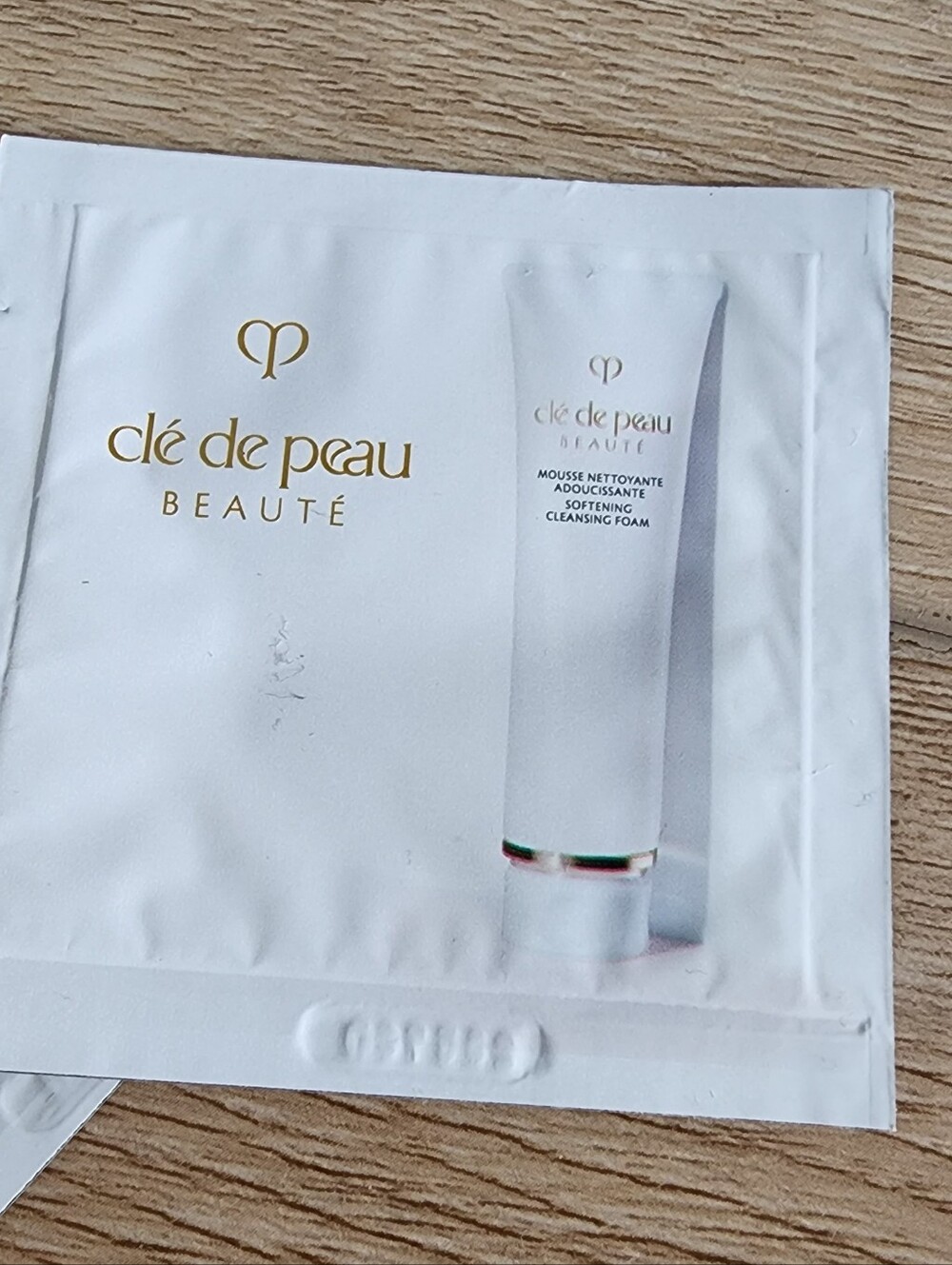 Cle De Peau Beaute Softening Cleansing Foam New 2 Samples
